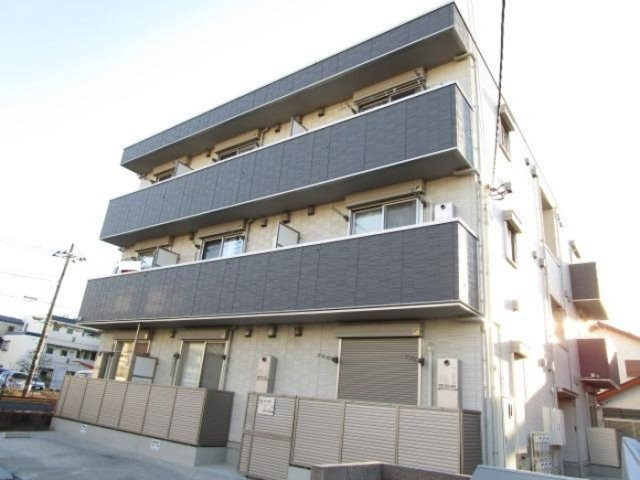 Maison Serena(ﾒｿﾞﾝｾﾚｰﾅ）