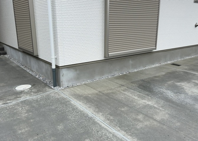 【構造・工法・仕様】 | 木造住宅とは土台、壁、柱など建築物の強度を支える構造体の材に木が使用されている構造を指します。構造体は建物の自重を支えるだけではなく風圧や水圧、積裁荷重などあらゆる衝撃に耐えるための基礎です。