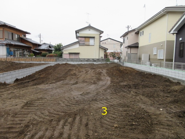 【仲介手数料無料】新築戸建　寄居町桜沢587-1（全3棟）の前面道路含む現地写真