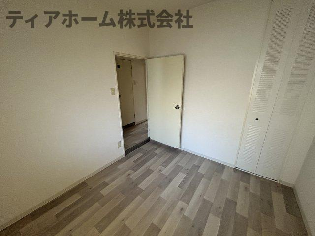 大和高田市神楽３丁目のアパートの洋室|落ち着いた色調の洋室です