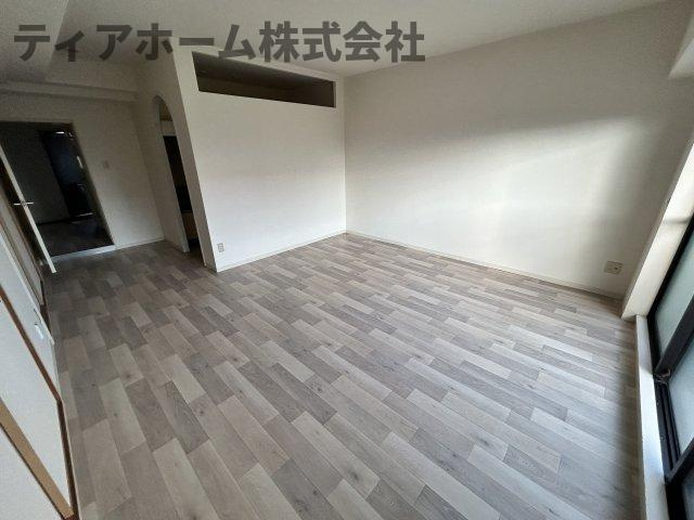 大和高田市神楽３丁目のアパートの居間・リビング|居間です