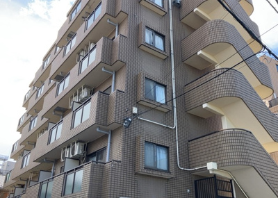 【構造・工法・仕様】 | パレ・ドール八王子Ⅲ | ＳＲＣ造は強度や耐震性の面でもRC造と比べて優れています。そのため、10階建以上の高層または超高層マンションなどの建築にも多く採用されています。柱や梁などのサイズが小さくても高い耐震性を確保できます。