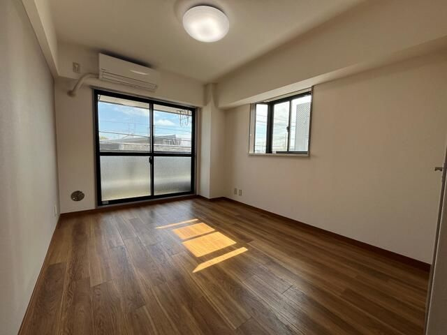 Ｔ．Ｍ．Ｆの洋室