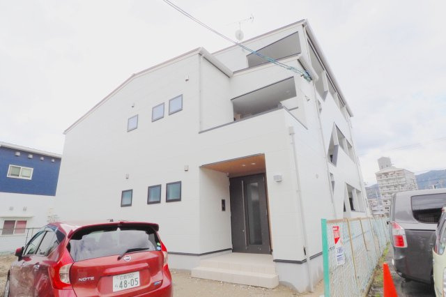 PLEIN　SOLEIL　西原1丁目の外観