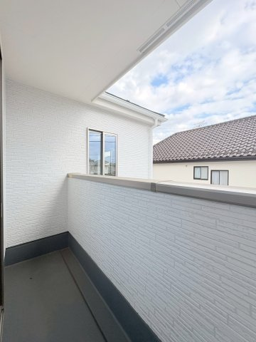 坂戸市鶴舞2丁目　新築分譲　東武越生線『一本松駅』徒歩18分　【浅羽野小学区】のバルコニー