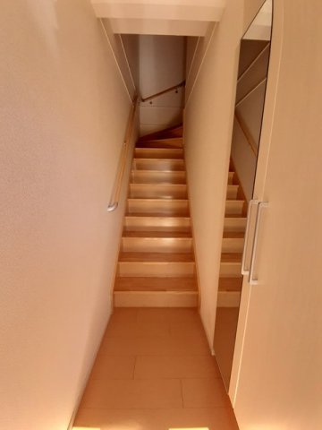 サニーガーデン・ＢｅＬＬの玄関|明るい玄関です