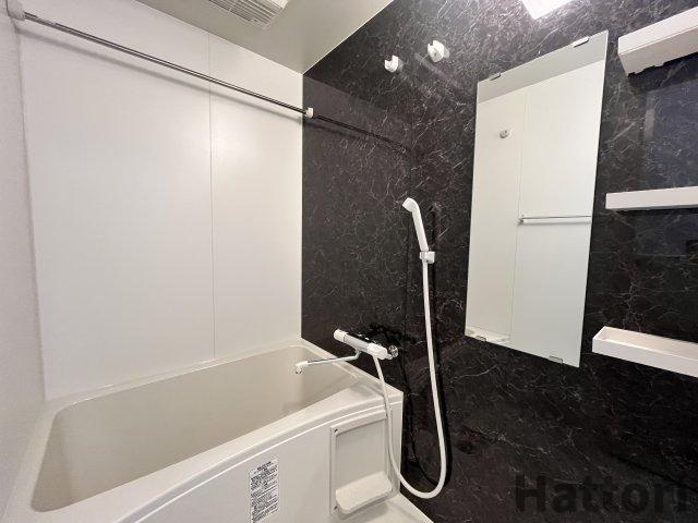 吹田市江坂町１丁目の賃貸マンションの浴室