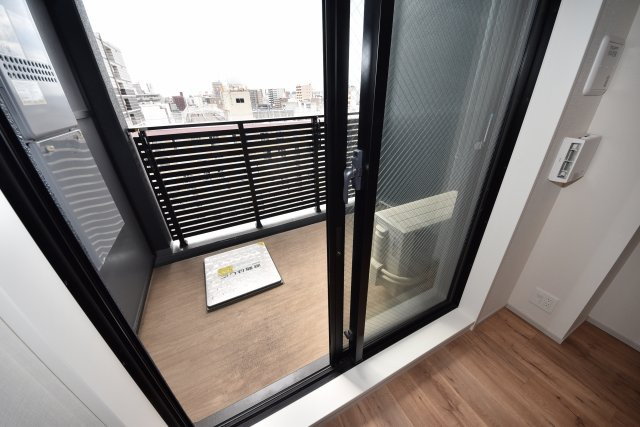 コンフォリア北堀江一丁目のバルコニー|お洗濯にも便利なバルコニー付き