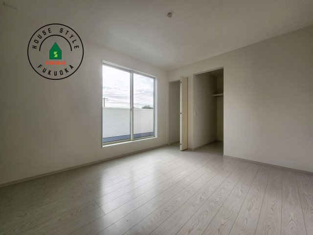 福岡市東区多々良2丁目第5-1棟（1号棟）の内観：施工例|主寝室には収納力に優れたクローゼットがありますので、お部屋もすっきり片付きます。