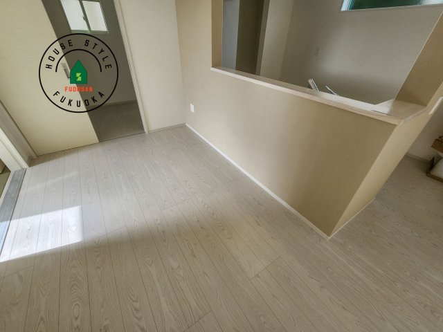 福岡市東区多々良2丁目第5-1棟（1号棟）の内観：施工例|キッチンから立ち込める香りが今日の料理を期待させます。