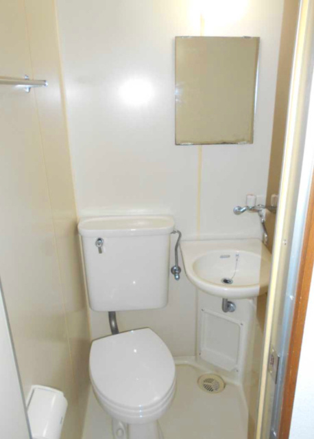 FHハウス　礼金０　ロフト　駐輪場のトイレ