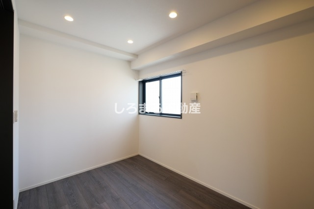 コンフォリア・リヴ谷町四丁目の洋室