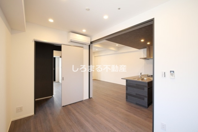 コンフォリア・リヴ谷町四丁目の居間・リビング