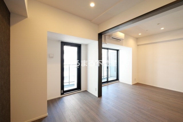 コンフォリア・リヴ谷町四丁目の居間・リビング