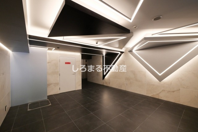 コンフォリア・リヴ谷町四丁目のロビー