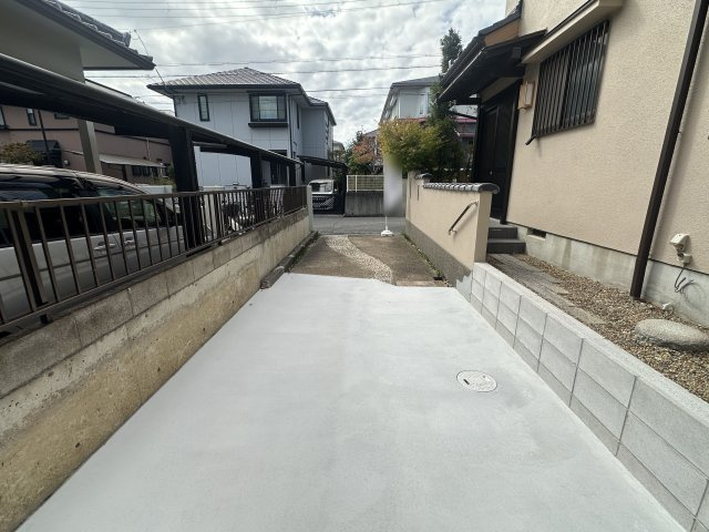 神戸市西区美賀多台5丁目戸建の駐車場