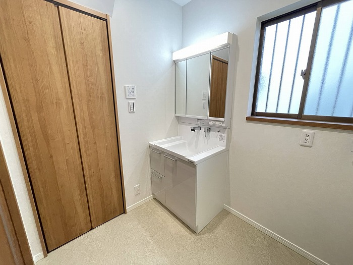 神戸市西区美賀多台5丁目戸建の独立洗面台