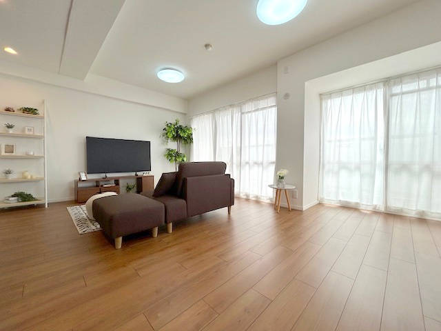 【居間・リビング】 | ファミール寝屋川　パークサイド