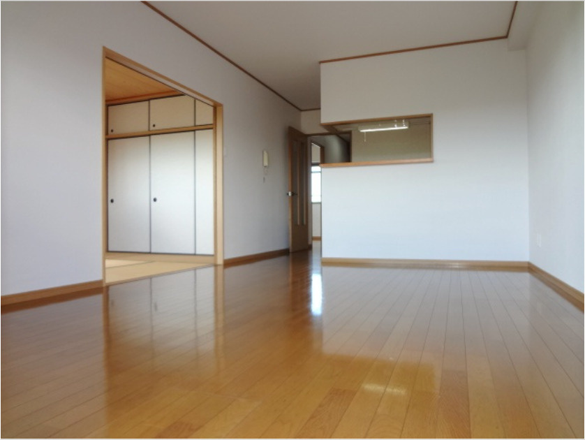 エクセレント合川Iの居間・リビング|使いやすいリビングです