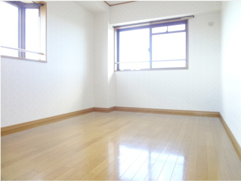 エクセレント合川Iの寝室|広くて明るい寝室