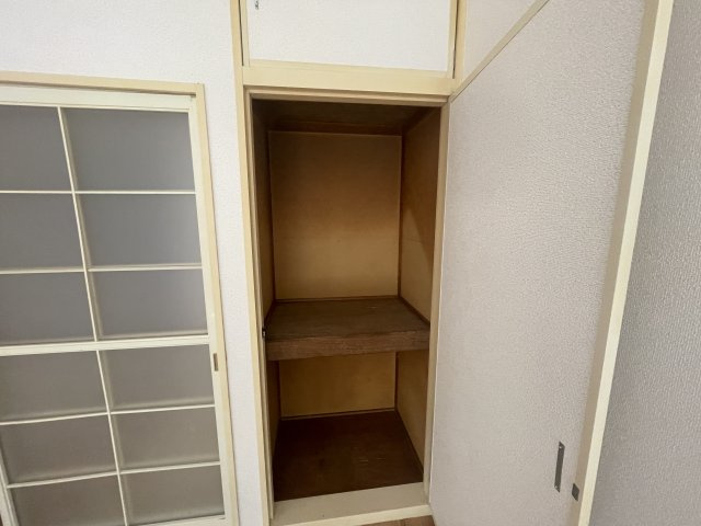 メゾン・ジュメールB棟の収納