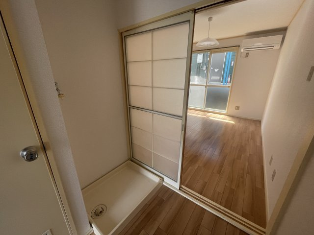 メゾン・ジュメールB棟のその他|室内洗濯機置き場