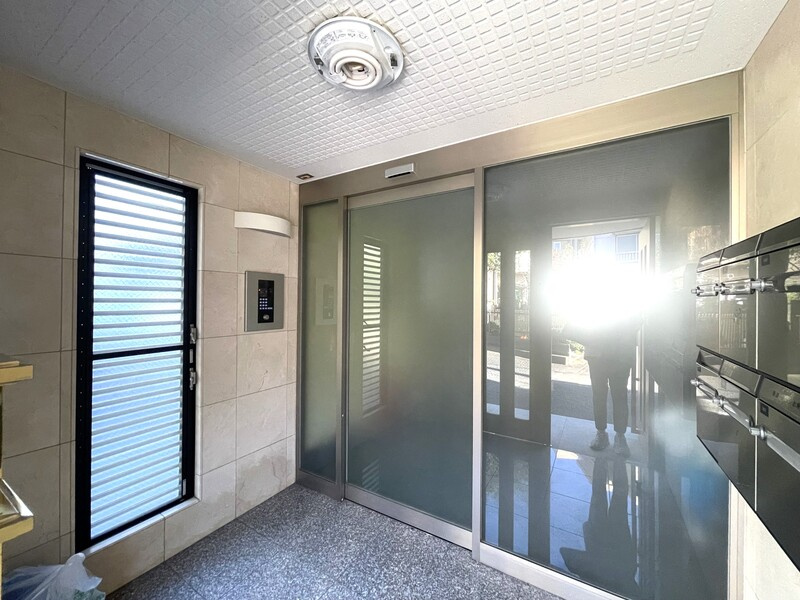 センプリーチェのロビー