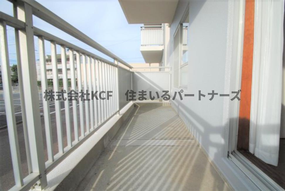 サルヴァトーレ津福のバルコニー|外からの目が気にならないバルコニーで洗濯物が干せます