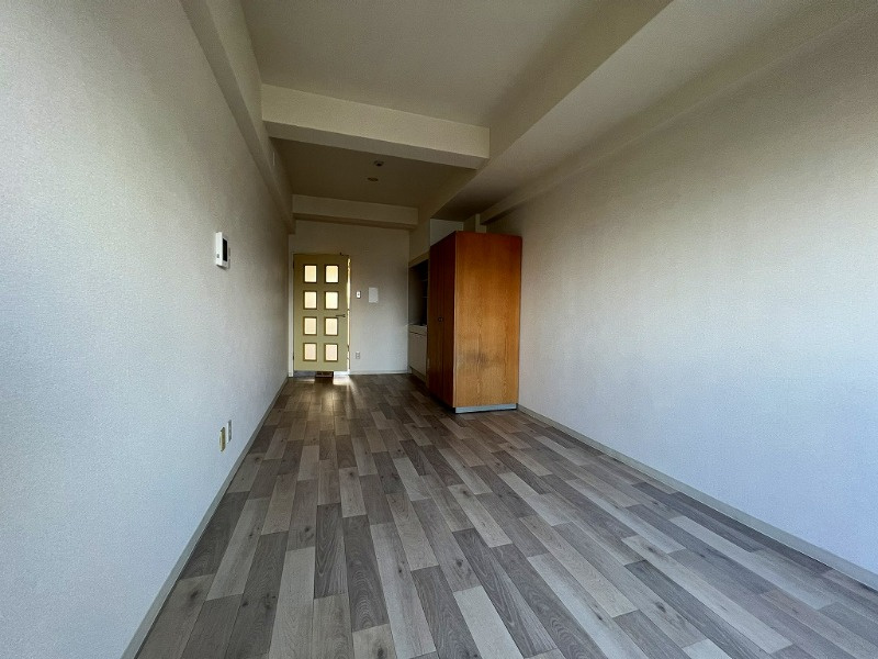 大和高田市神楽３丁目のアパートの居間・リビング