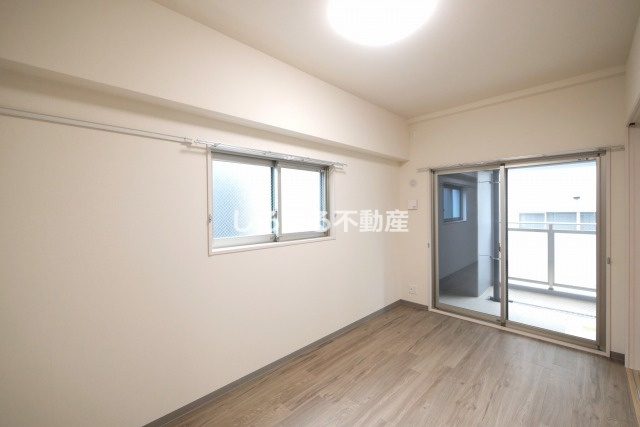 シークレフ北浜の居間・リビング