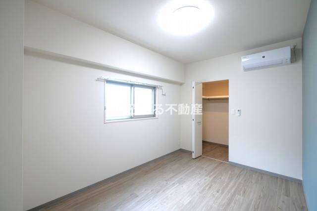 シークレフ北浜の洋室