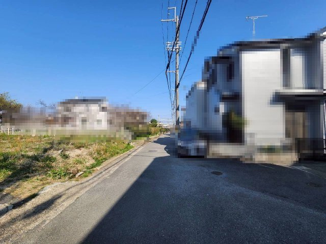 【成約済】乙訓郡大山崎町円明寺小字海道の前面道路含む現地写真|スーパー・コンビニ等、お買い物施設が充実しております。