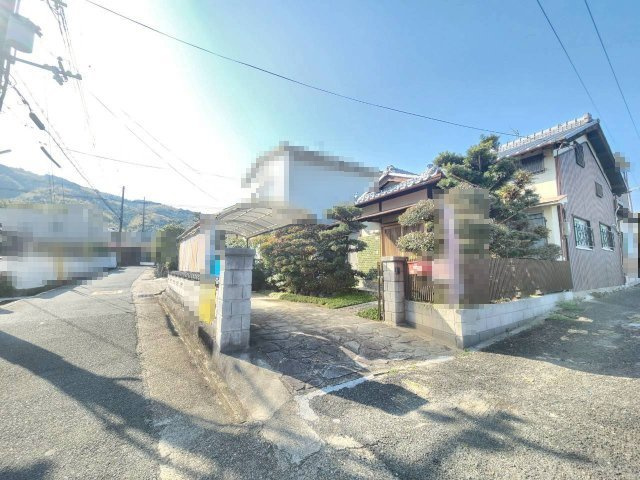 【成約済】乙訓郡大山崎町円明寺小字海道の前面道路含む現地写真|南側私道（幅員約4.02ｍ）・東側私道（幅員約1.55ｍ）です。