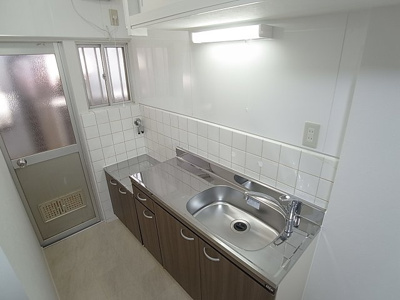 【キッチン】 | 駒ヶ林１丁目テラスハウス | コンロ設置可能な広めのキッチン