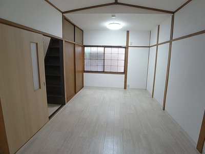 【内装】 | 駒ヶ林１丁目テラスハウス | 天井が高く開放感の有る室内