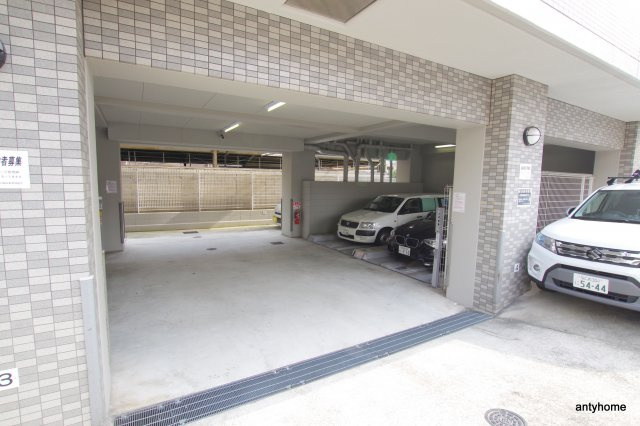 エスリード梅田東　仲介手数料無料の駐車場