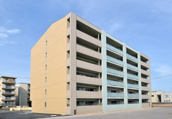 シャン・ド・フルールの外観