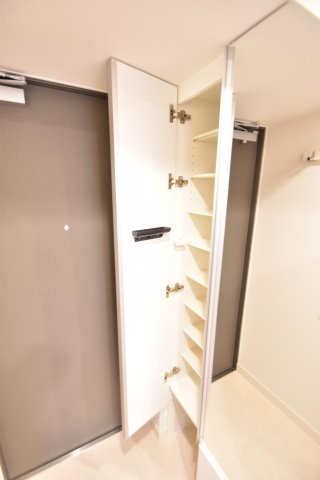 大阪市城東区野江４丁目の賃貸マンションのエントランス
