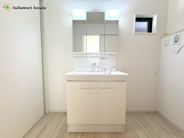 上尾市小泉3期　新築戸建　クラフトピット01の独立洗面台