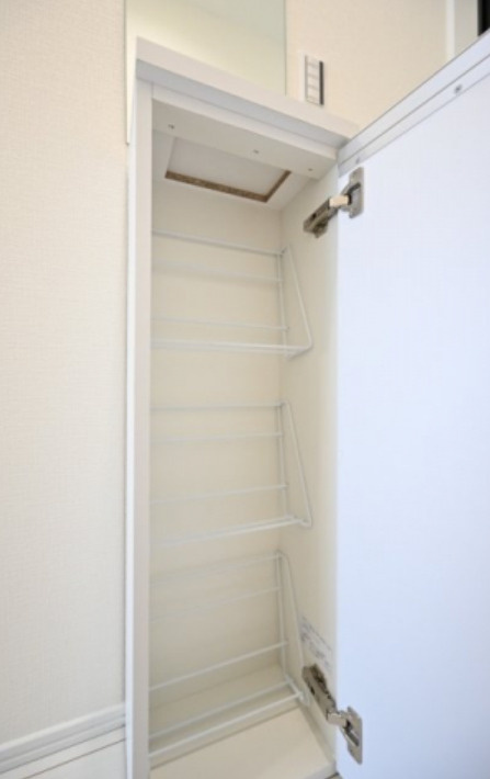 世田谷区上北沢５丁目のアパートの玄関