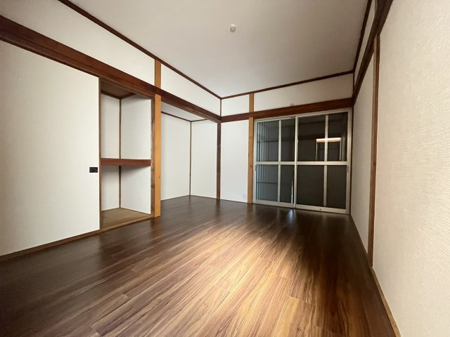 【洋室】 | 上大市３丁目テラスハウス | ゆったりした洋室です