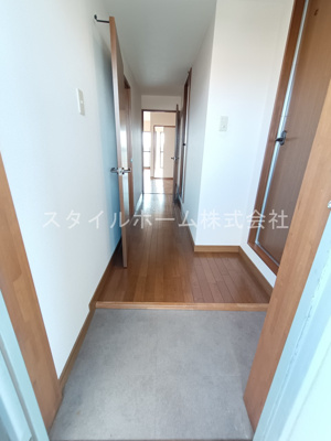 【玄関】 | オアシス鷹丘 | イメージ写真です。