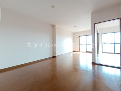 【居間・リビング】 | オアシス鷹丘 | イメージ写真です。