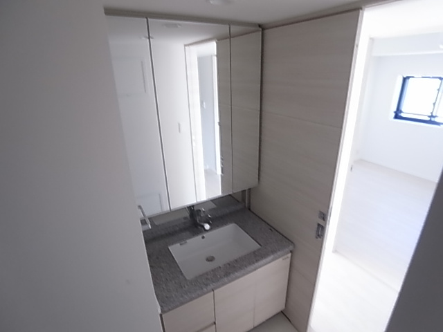 神戸市兵庫区湊町１丁目の賃貸マンションの洗面所