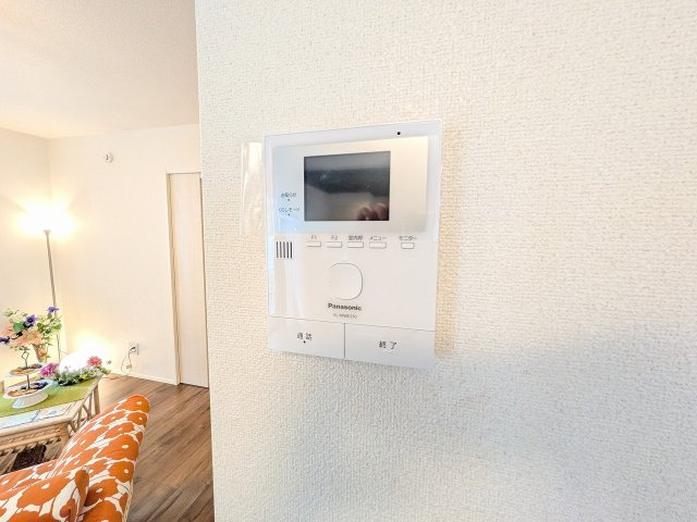 八王子市　楢原町　中古戸建てのセキュリティ|～TVモニター付インターホン　訪問者の確認に便利です～