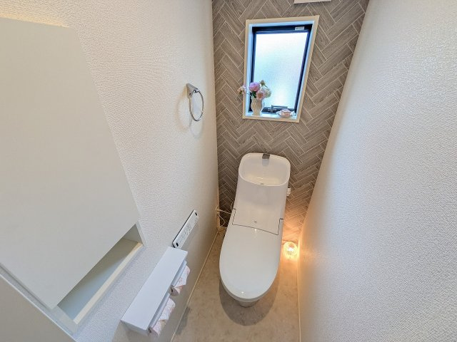 八王子市　楢原町　中古戸建てのトイレ|～暖房温水洗浄機能付きトイレ　冬場は特に嬉しい機能ですね～