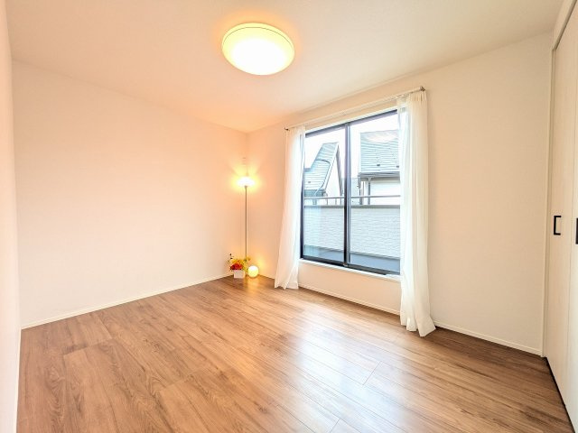 八王子市　楢原町　中古戸建ての洋室|～2階6.0帖の洋室です～