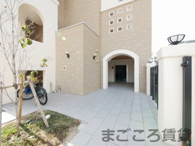 【エントランス】 | アイボリーポワント難波WEST