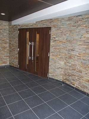 リファースSUMIDAのエントランス