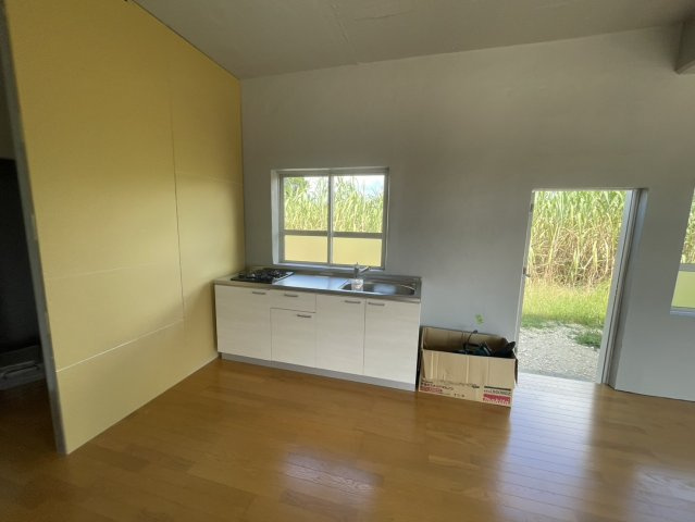 下地与那覇78　中古戸建のキッチン